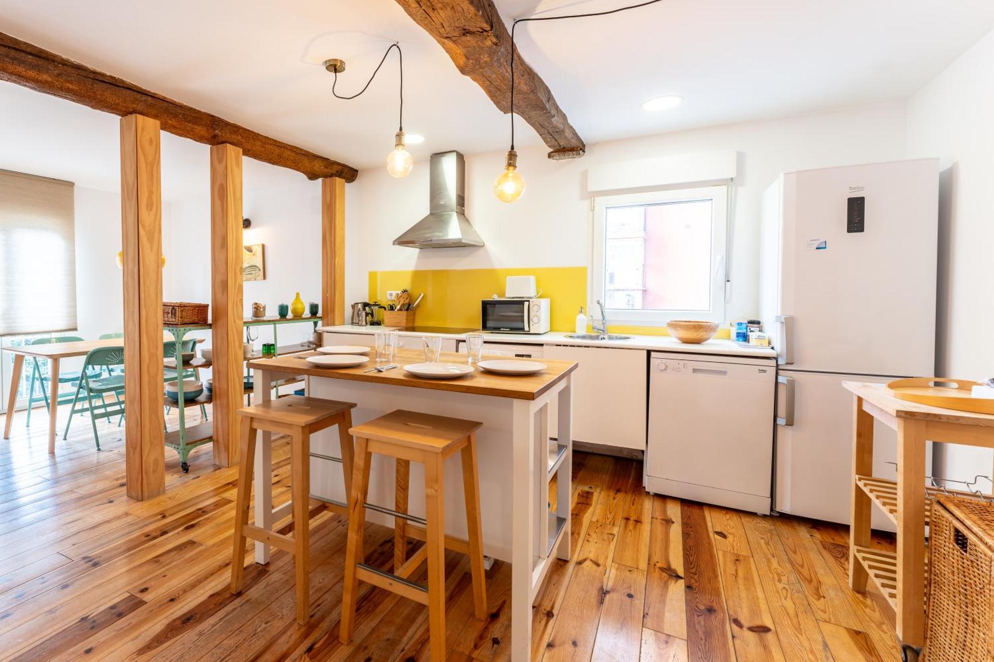 Warm And Inviting, Central Location By Urbanhosting Santander Luaran gambar