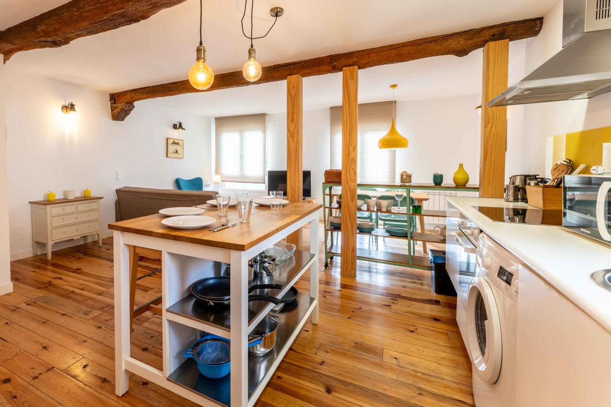 Warm And Inviting, Central Location By Urbanhosting Santander Luaran gambar