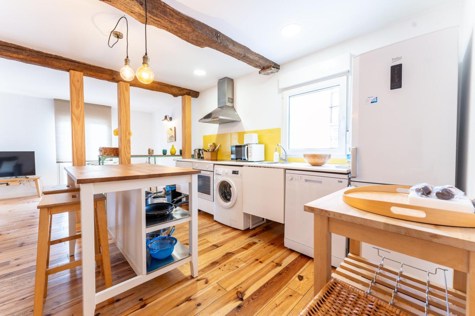 Warm And Inviting, Central Location By Urbanhosting Santander Luaran gambar